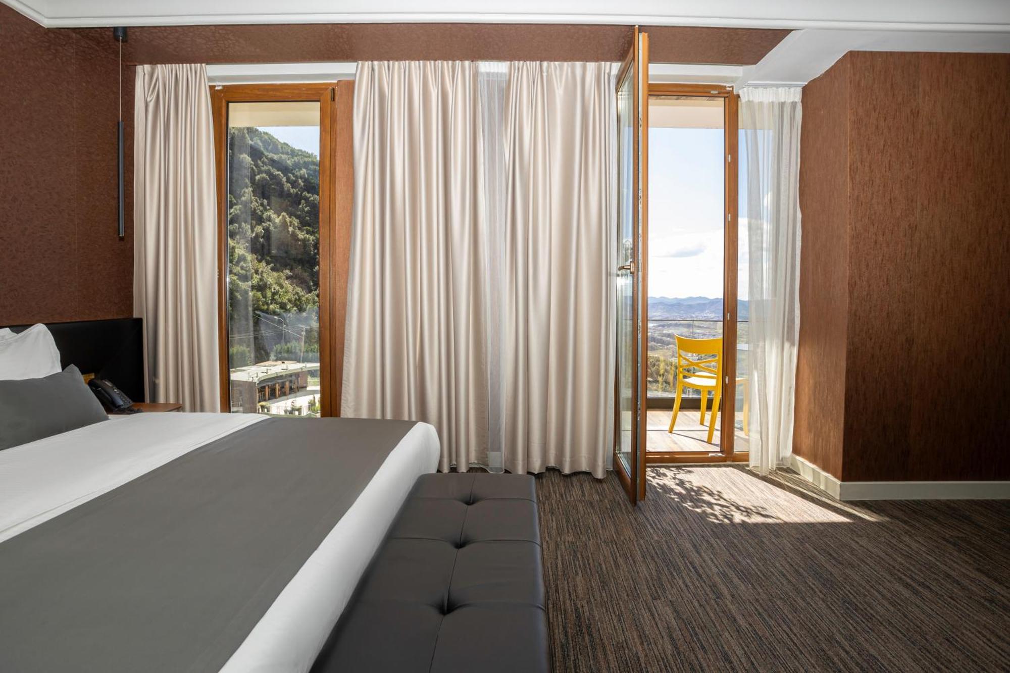 Select Hill Resort Linze Екстериор снимка