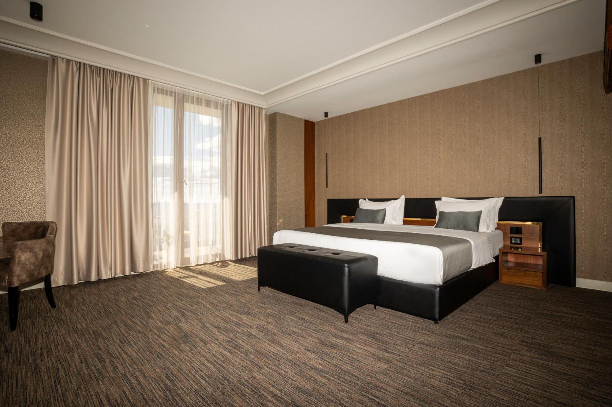 Select Hill Resort Linze Екстериор снимка