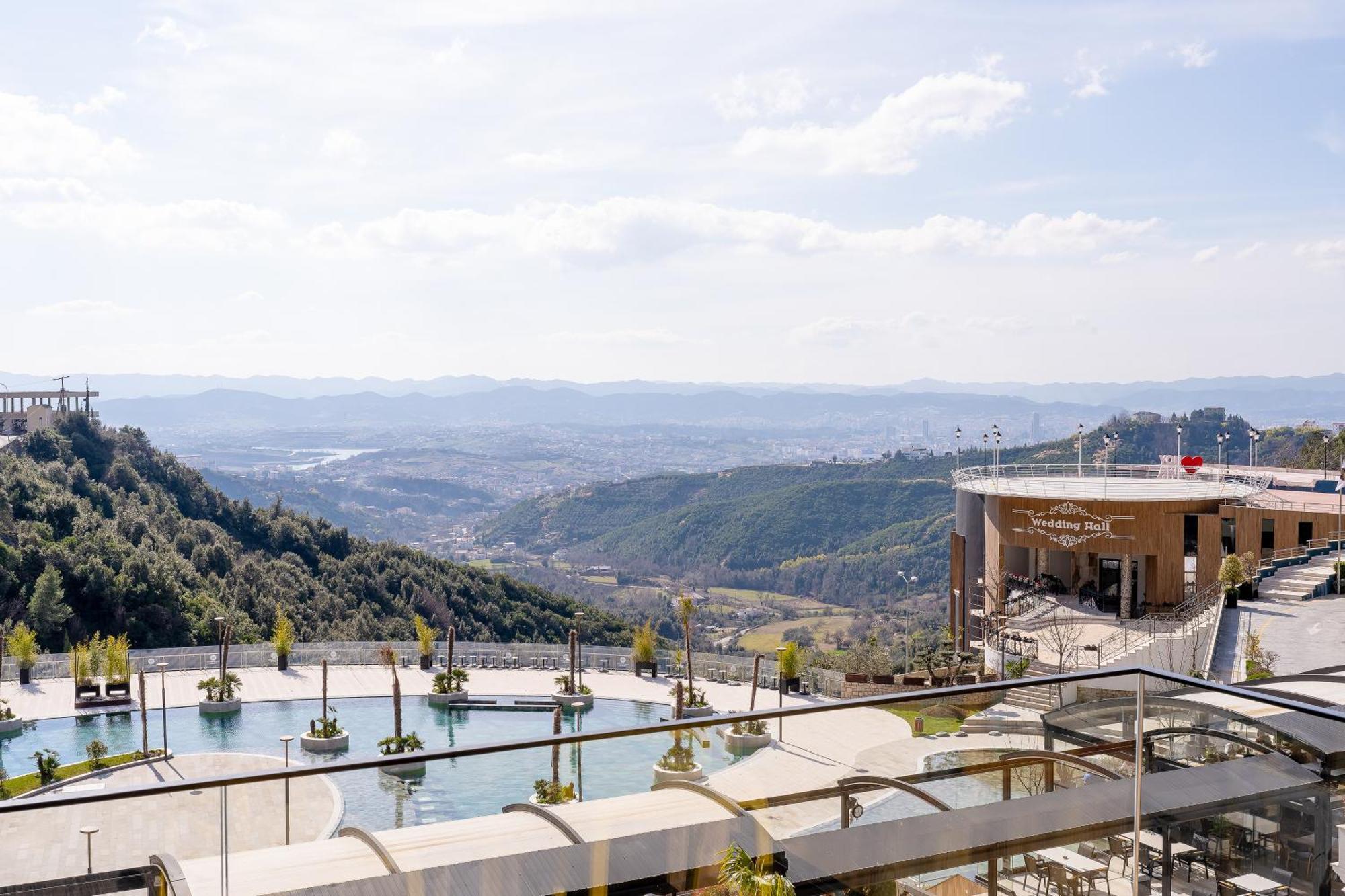 Select Hill Resort Linze Екстериор снимка