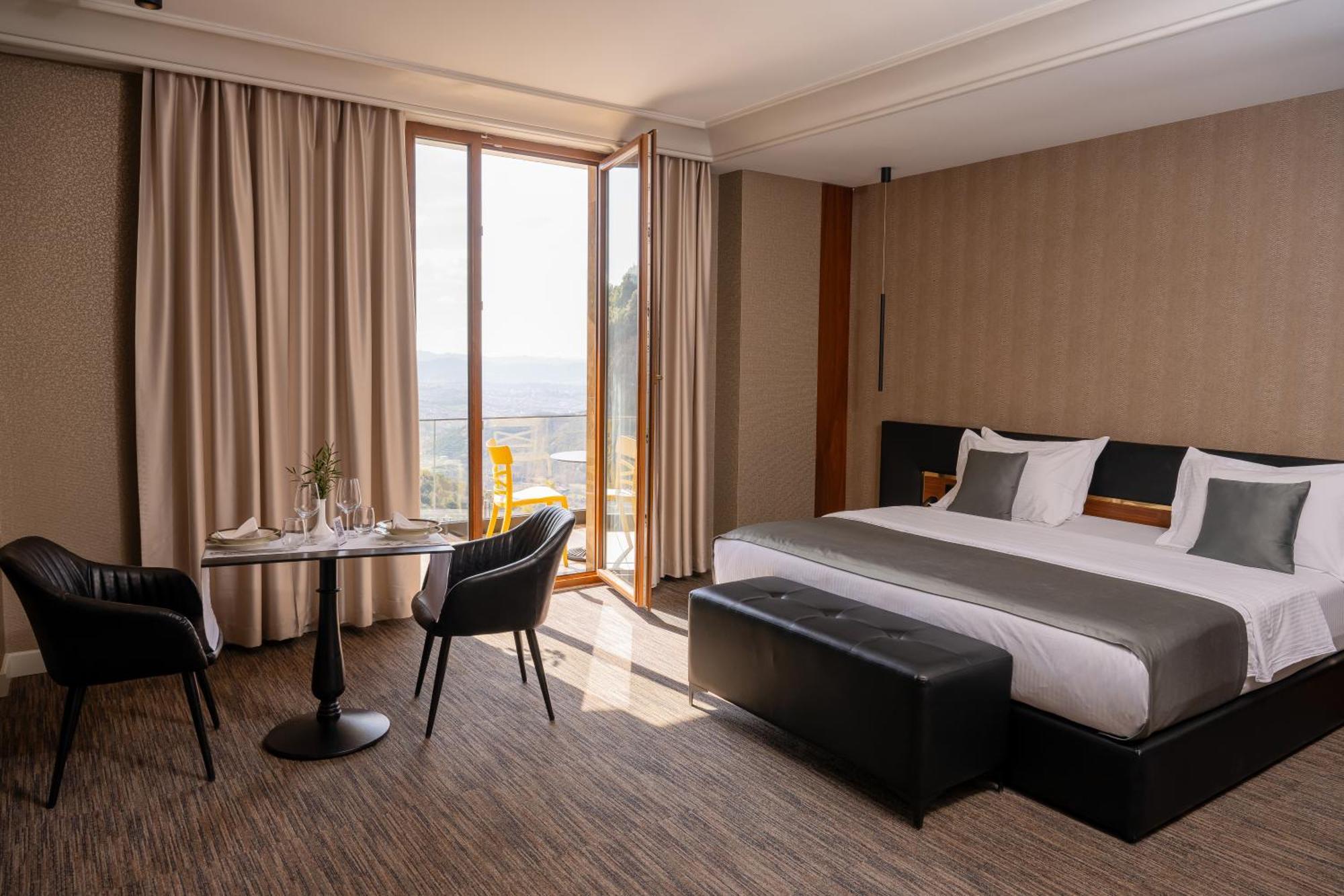 Select Hill Resort Linze Екстериор снимка